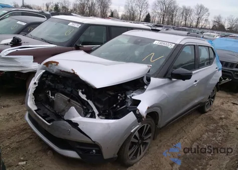 2020 Nissan Kicks Sr from USA, damaged, VIN 3N1CP5DV1LL552693